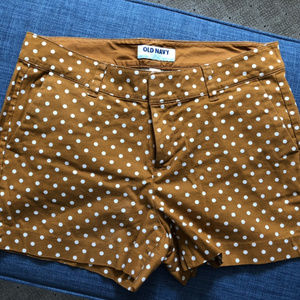 Old Navy polka dot short.